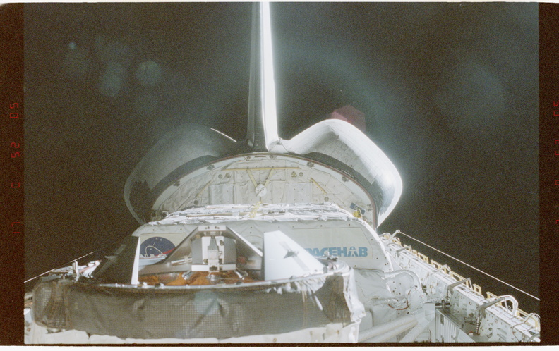 STS079-375-001.jpg