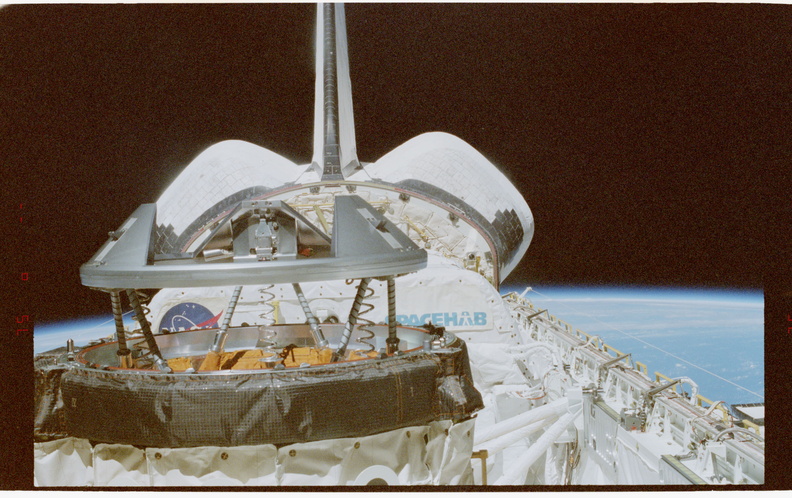 STS079-375-017.jpg