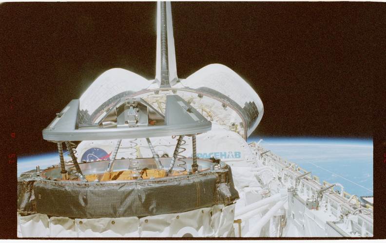 STS079-375-021.jpg