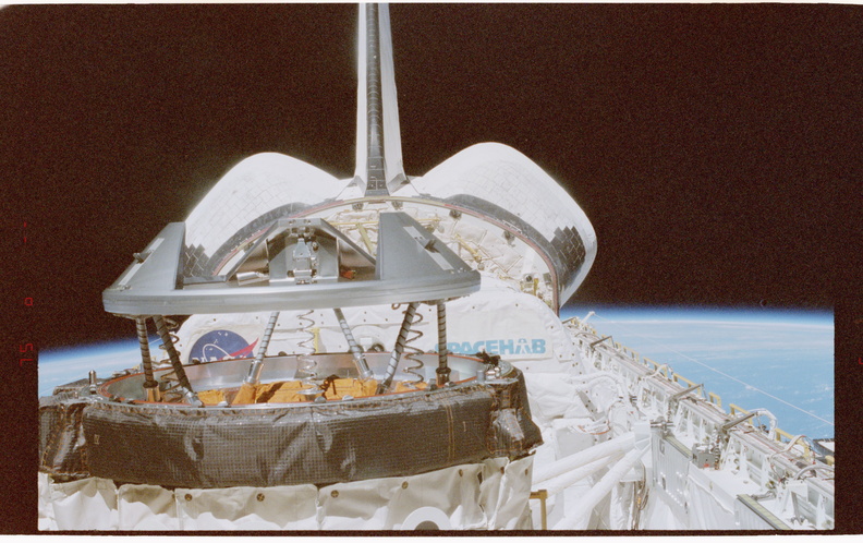 STS079-375-023.jpg