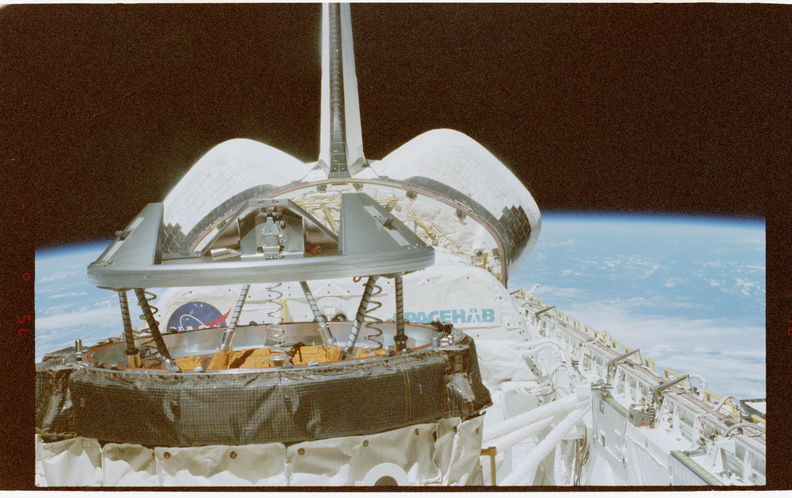 STS079-375-035.jpg