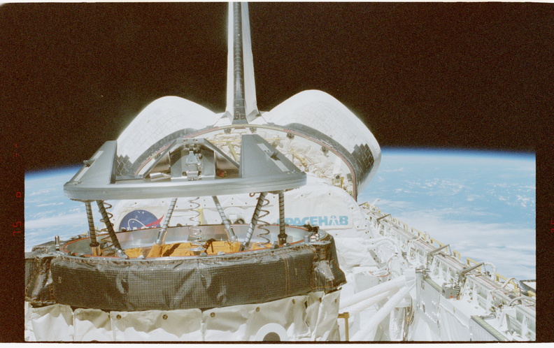 STS079-375-036.jpg