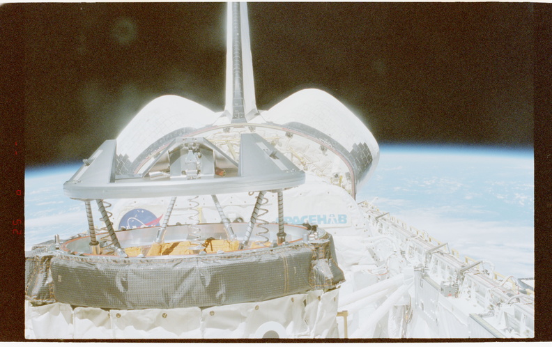 STS079-375-037.jpg