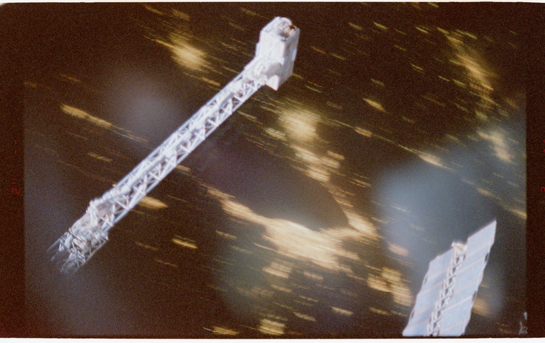 STS079-377-015.jpg