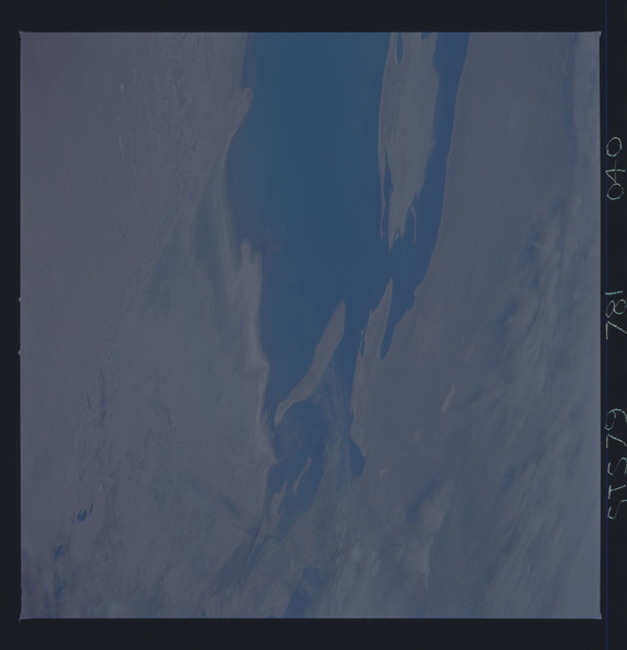 STS079-781-040.jpg
