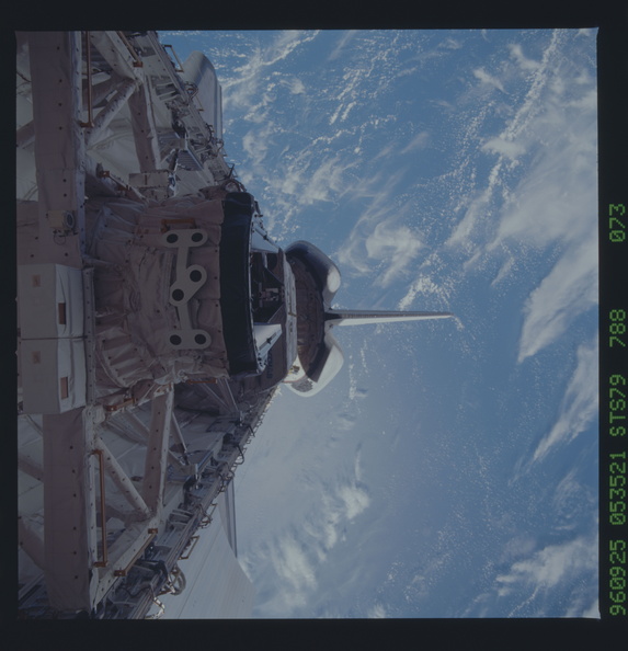 STS079-788-073.jpg