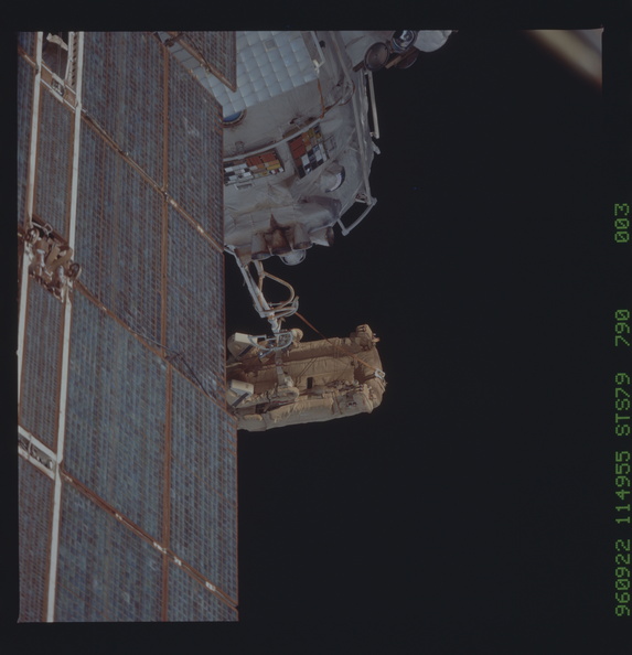 STS079-790-003.jpg