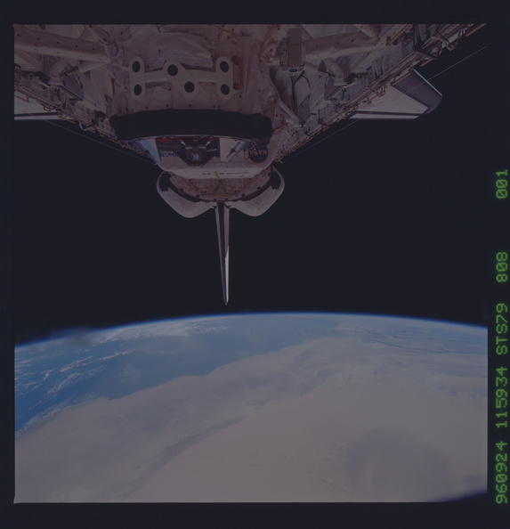 STS079-808-001.jpg
