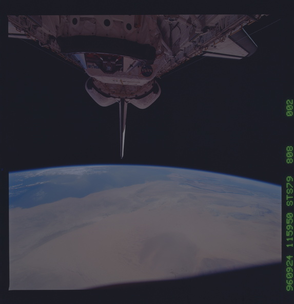 STS079-808-002.jpg