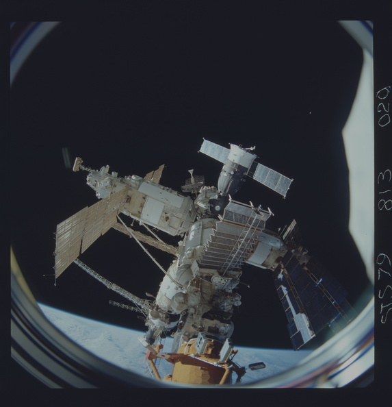 STS079-813-020.jpg