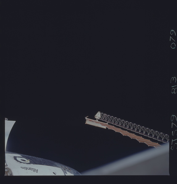 STS079-813-079.jpg