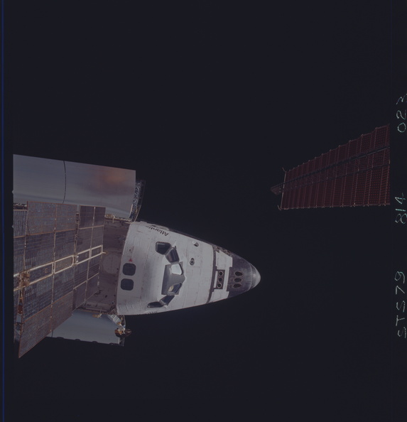 STS079-814-023.jpg