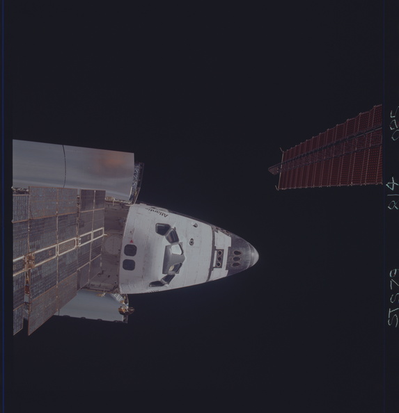 STS079-814-025.jpg