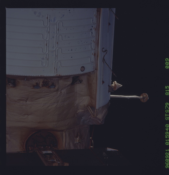 STS079-815-009.jpg