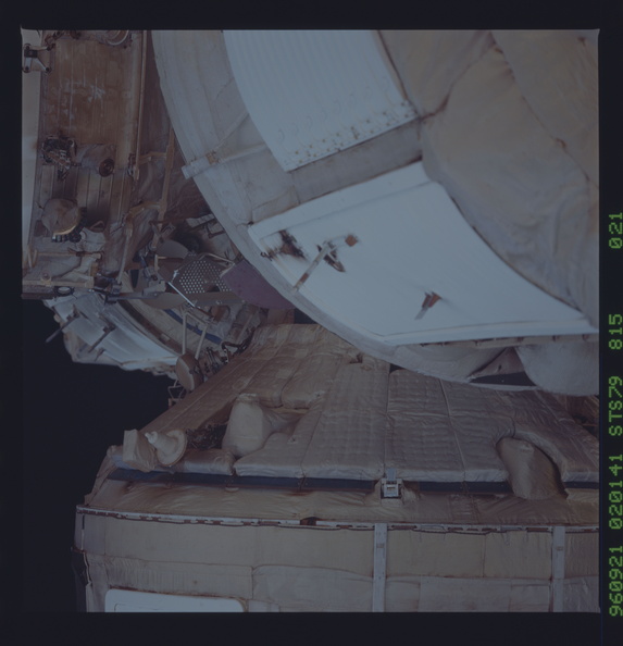 STS079-815-021.jpg