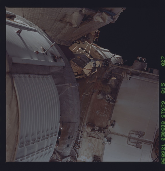 STS079-815-027.jpg