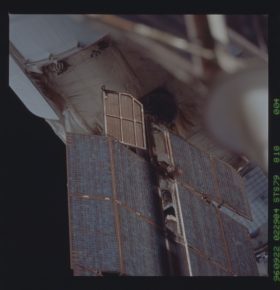 STS079-818-004.jpg