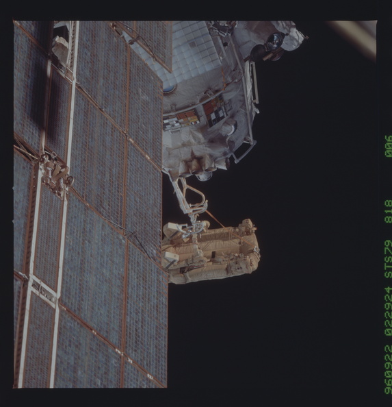 STS079-818-006.jpg