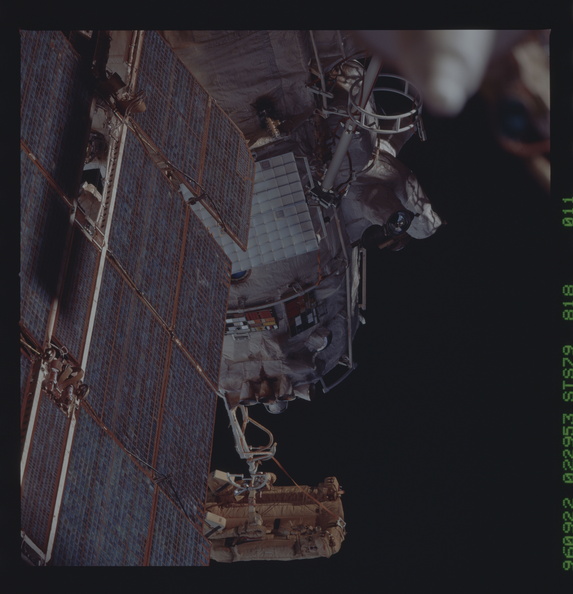 STS079-818-011.jpg