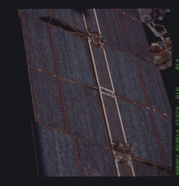STS079-818-014.jpg
