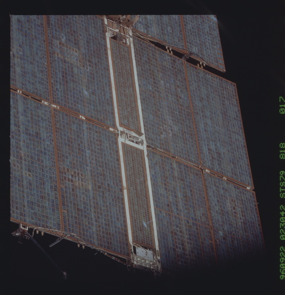 STS079-818-017.jpg