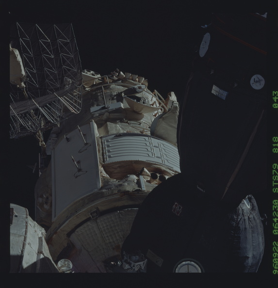 STS079-818-043.jpg