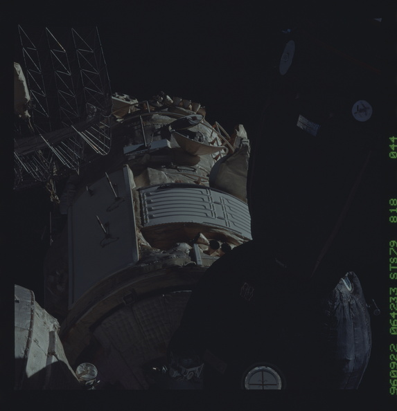 STS079-818-044.jpg