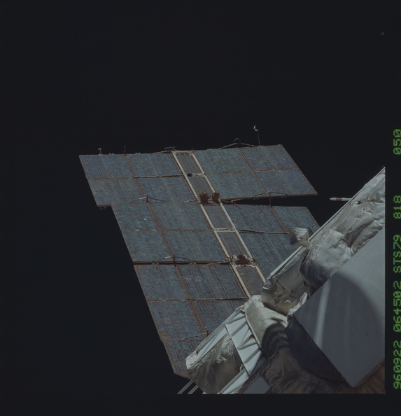 STS079-818-050.jpg