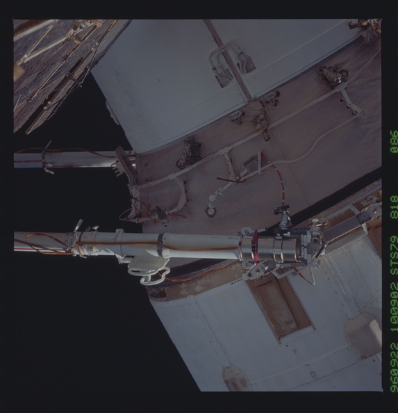 STS079-818-086.jpg