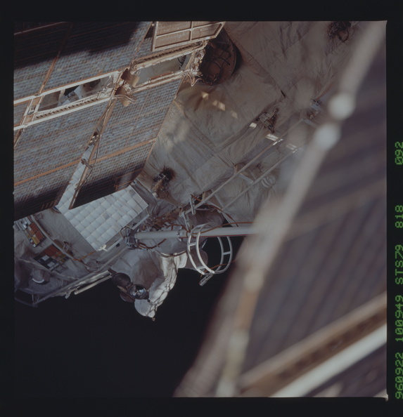 STS079-818-092.jpg