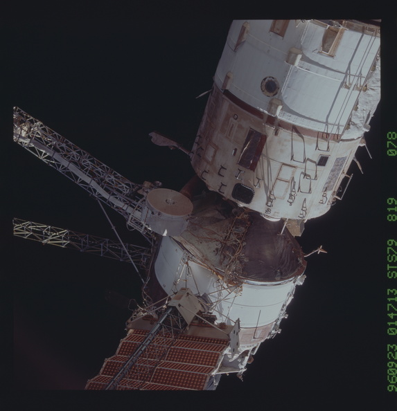 STS079-819-078.jpg