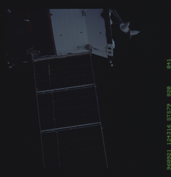 STS079-820-041.jpg