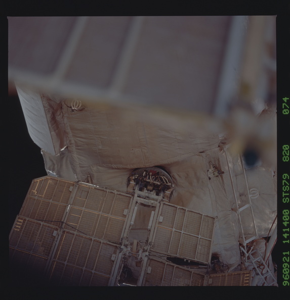 STS079-820-074.jpg