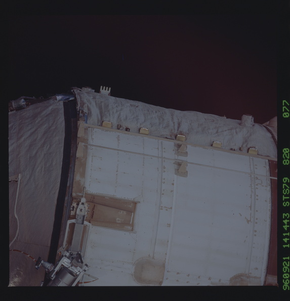 STS079-820-077.jpg