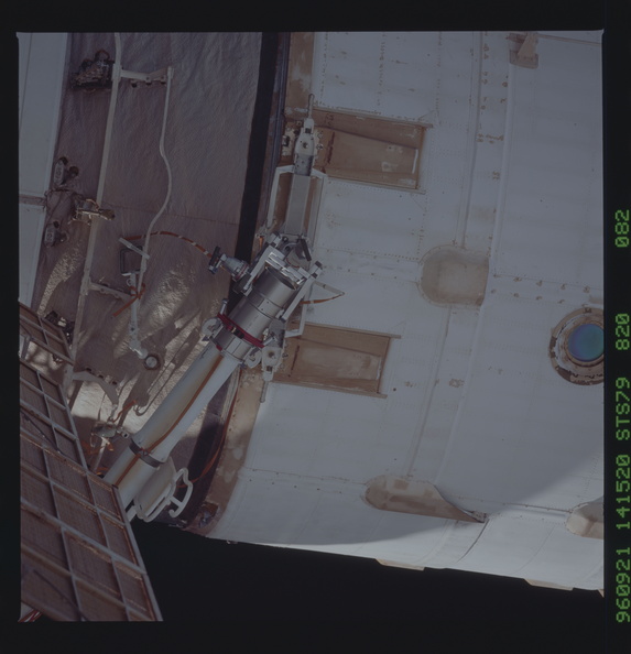 STS079-820-082.jpg