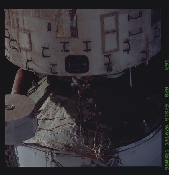 STS079-820-091.jpg
