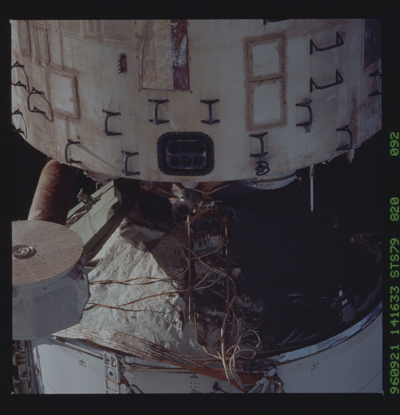 STS079-820-092.jpg