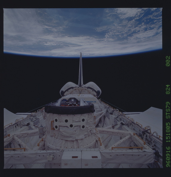STS079-824-002.jpg