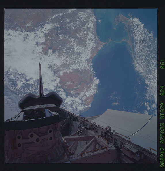 STS079-824-061.jpg
