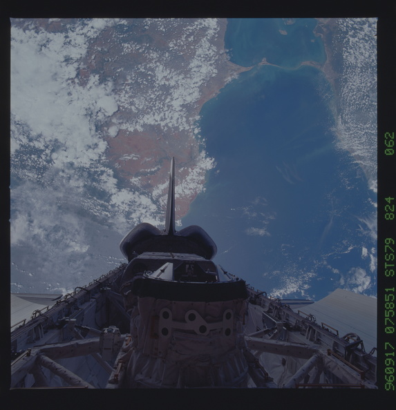 STS079-824-062.jpg