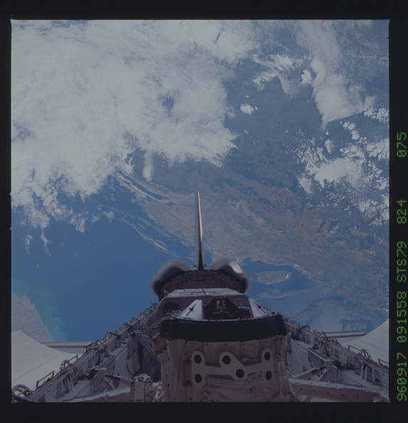 STS079-824-075.jpg