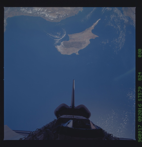 STS079-824-080.jpg