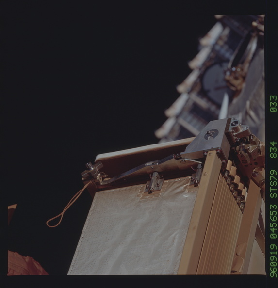 STS079-834-033.jpg