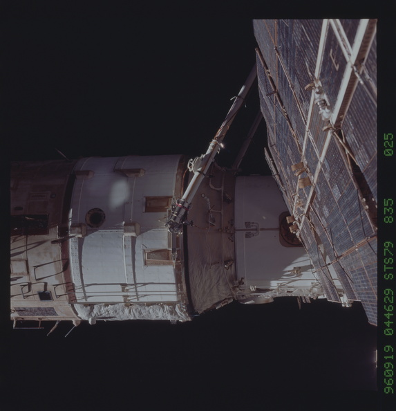 STS079-835-025.jpg