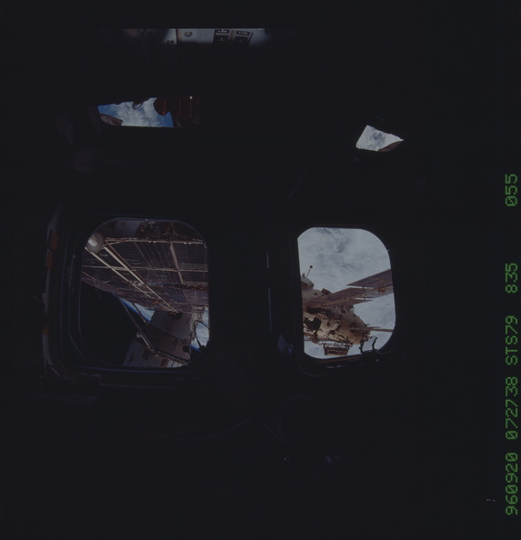 STS079-835-055.jpg