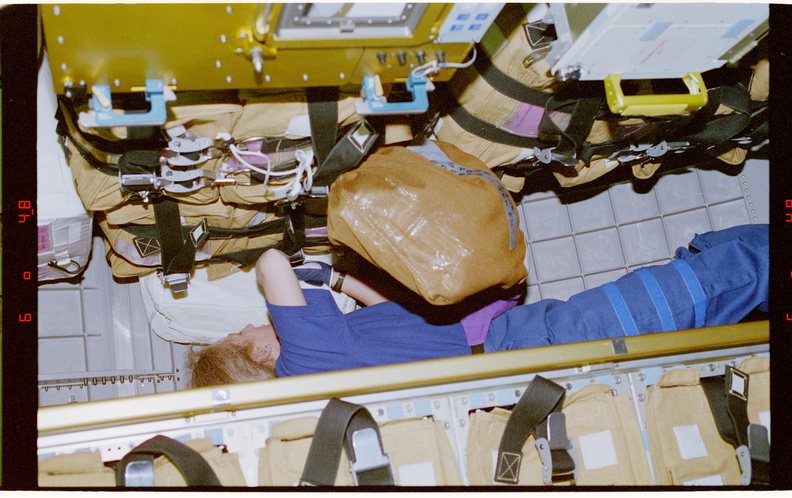 STS081-309-023.jpg