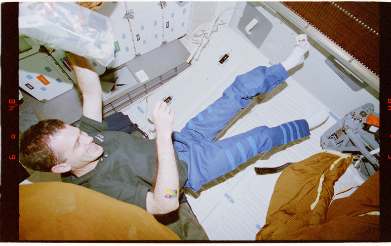 STS081-314-036.jpg