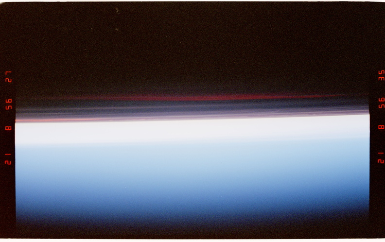 STS081-323-002.jpg