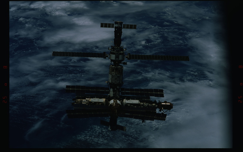 STS081-328-012.jpg