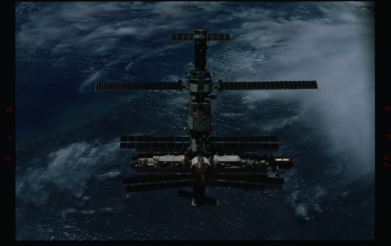 STS081-328-015.jpg
